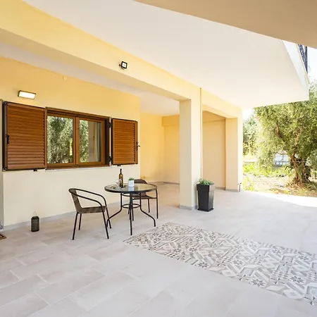 Nelly's Place Garden House 2 Apartamento Zacharo