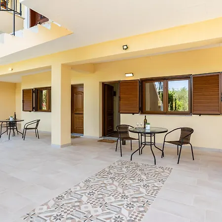 Apartamento Nelly's Place Garden House 2 *