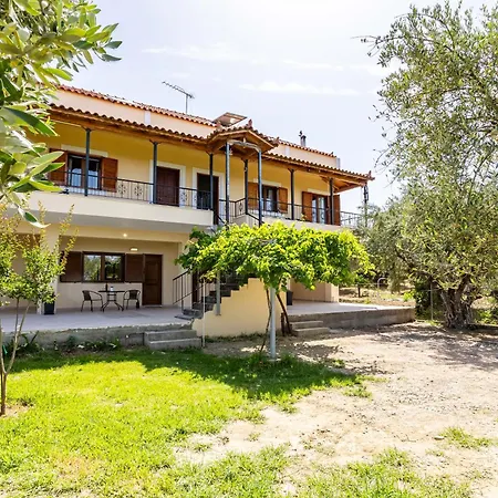 Nelly's Place Garden House 2