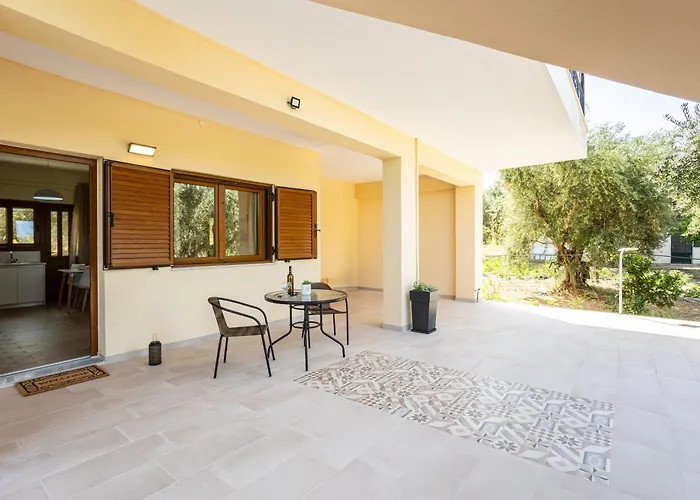 Nelly's Place Garden House 2 Apartamento Zacharo