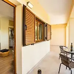 Nelly's Place Garden House 2 *