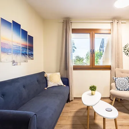 Nelly's Place Garden House 2 Apartman *