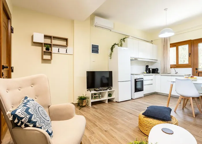 Διαμέρισμα Nelly's Place Garden House 2 *