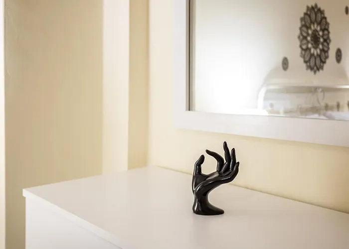 Nelly's Place Garden House 2