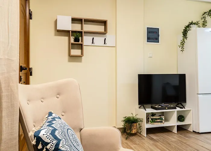 Nelly's Place Garden House 2 *