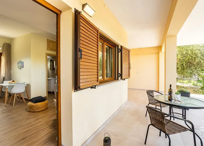 Nelly's Place Garden House 2 *