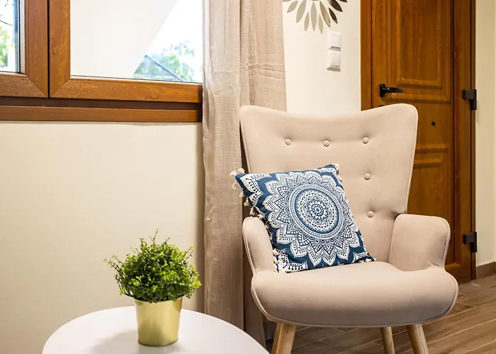 Nelly's Place Garden House 2 *